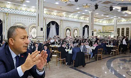 Kayserili Vali'ye 'Bu memleket sizi unutmayacak' diyerek veda edildi!