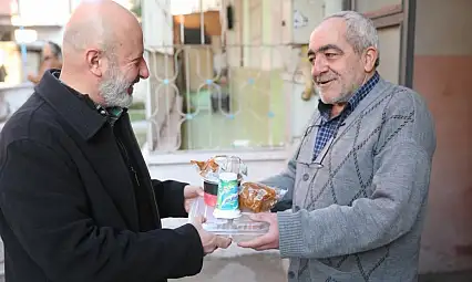 Kocasinan'da her gün yüzlerce kapıya sıcak yemek ulaşıyor
