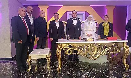 Kocasinan MHP Teşkilatı, genç çiftti yalnız bırakmadı