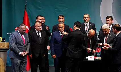 Kayseri'de 3 belediye meclis üyesi MHP'ye katıldı!