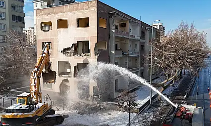 Melikgazi'de 65 yıllık binalar yıkılıyor