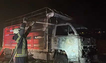 Melikgazi'de kundaklama iddiası: 2 kamyon kül oldu!
