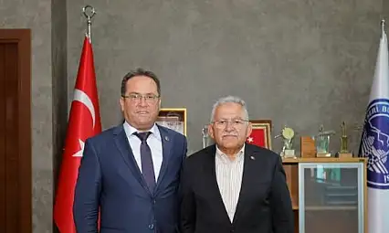 Memduh Büyükkılıç, tartışılan seçimin kazananını ağırladı!