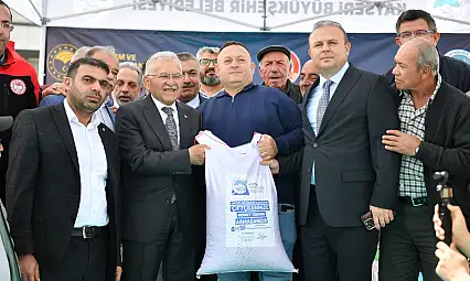 Memduh Büyükkılıç: Üreten çiftçimizin yanındayız