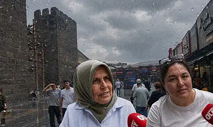 Meteoroloji uyarmıştı! Kayserililer yağmura yakalandı