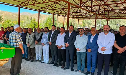 MHP Kayseri teşkilatı cenazede buluştu! Baki Ersoy da katıldı