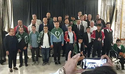 Özel gençler için muhteşem kına gecesi