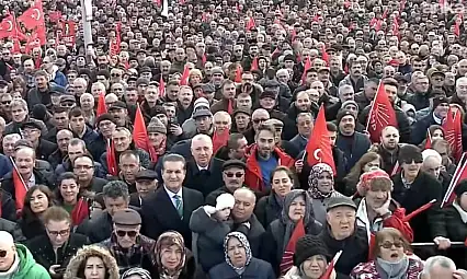 Özgür Özel'in Kayseri mitinginde kalabalık içinde bakın kim yer aldı?