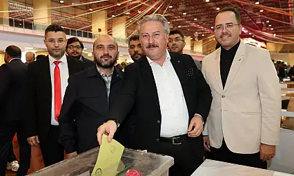 Palancıoğlu sandık başında: Başarılar diliyorum
