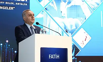 Prof Altun Antalya'da ERÜ'nün 'Sağlıkta Yenilikçi Öyküler'ini anlattı
