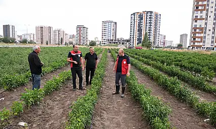 Saklav yine sahada! Üreticilerin taleplerini tek tek dinledi