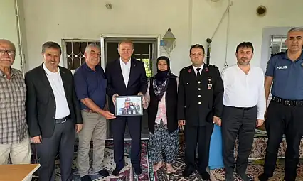 Şehit babalarına anlamlı ziyaret