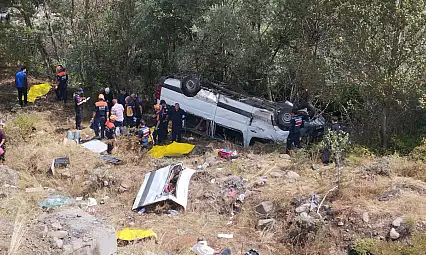 Sivas'ta yolcu otobüsü şarampole uçtu: 4 ölü, çok sayıda yaralı!