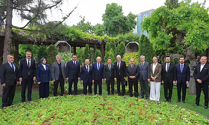 Son Başbakan Kayseri'de konuştu: Bahtiyarlık duyuyorum!