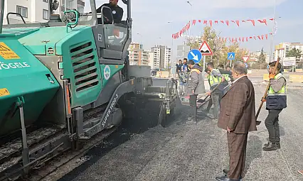 Talas'ın kalbi 3 bin 200 ton asfaltla yenilendi