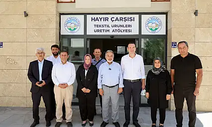 Talas'ta dikkat çeken model! Kumaşlar ihtiyaç sahipleri için kıyafete dönüşüyor