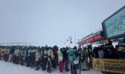 Tatil başladı, kayakseverler Erciyes'e akın etti
