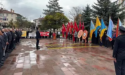 Tomarza'da 29 Ekim coşkusu Kapalı Spor Salonu'na taştı