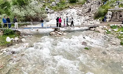 Tomarza'da mucize gerçekleşti: Kuruyan pınar başı yeniden akmaya başladı