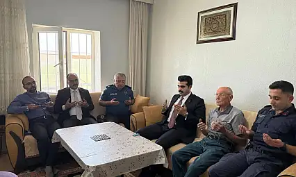 Tomarza'da şehit babalarına anlamlı ziyaret