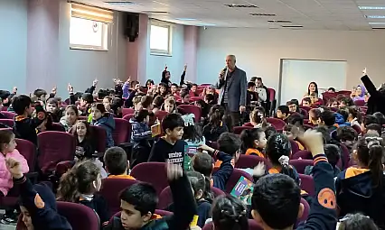 Türk edebiyatının sevilen ismi Kayseri'ye geldi