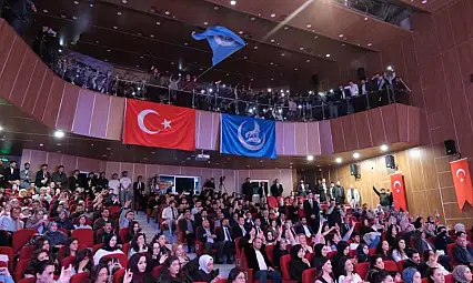 Kayseri'de salonu dolduran gece!