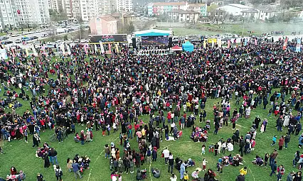Ücretsiz! Ünlü rock yıldızı 25 Ekim'de Talas Paraşüt Alanı'nda!