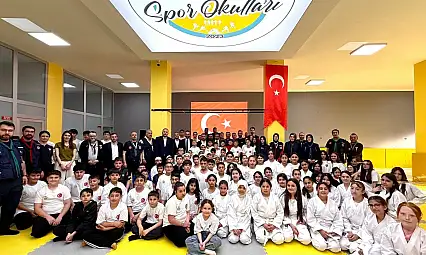 Vali Yardımcısı Tekeş, ERVA Spor Kulübü'nde