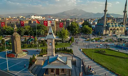 Vatandaşların tepkisi sonuç verdi! Tarihi yapı yenileniyor
