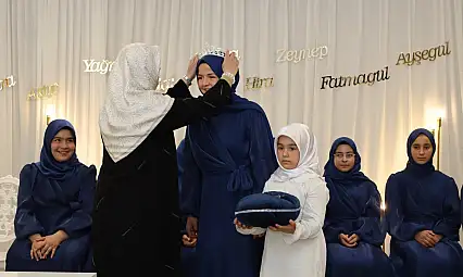 Yahyalı'da tören gerçekleştirildi: Kızlar taçlandırdı!