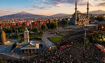 Yarın Cumhuriyet Meydanı'nda eylem var!