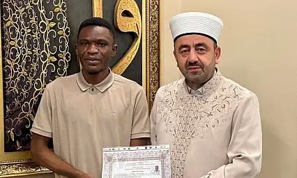 Zambiyalı genç Kayseri'de Müslüman oldu