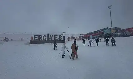 Zirvede kar coşkusu