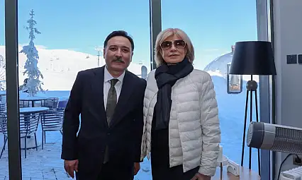 Zirvede tarihi buluşma