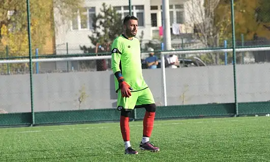 25 yıllık futbol serüvenine veda etti!