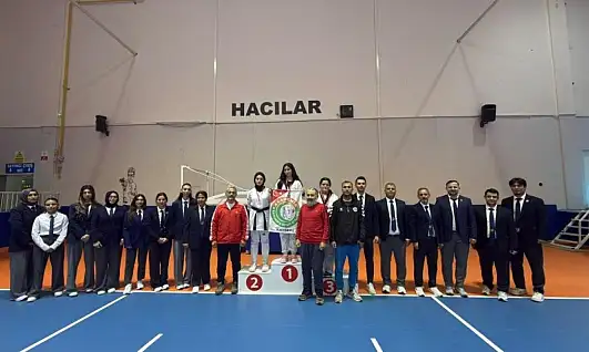 Kayseri'de genç taekwondocular ter döktü!