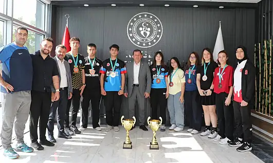 Kayseri'nin genç şampiyonları dünya kupasında tarih yazdı