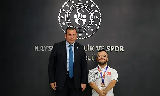 Müdürden, şampiyon isme övgü dolu sözler