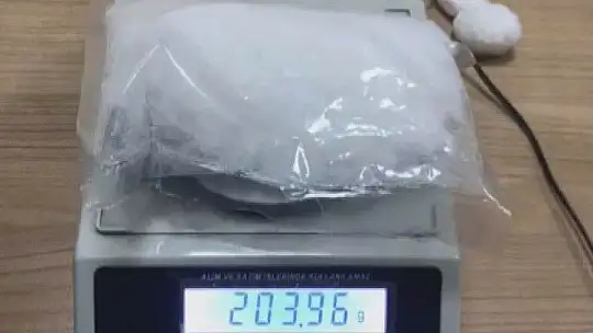'Dur' ihtarına uymayan araçtan çıktı