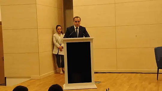 Sergiye ünlü ressam Rustam Yahihanov da katıldı