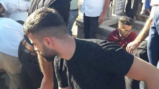 Aygül son yolculuğuna uğurlandı