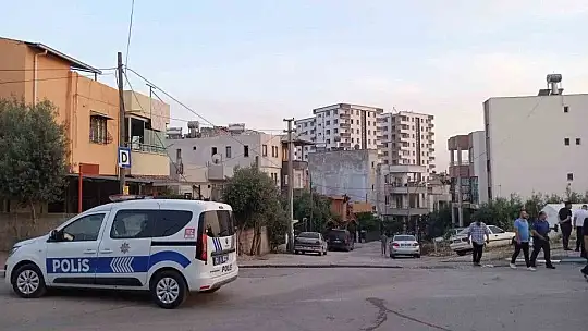 Adana'da cinnet getiren koca dehşet saçtı: 1 ölü, 3 yaralı
