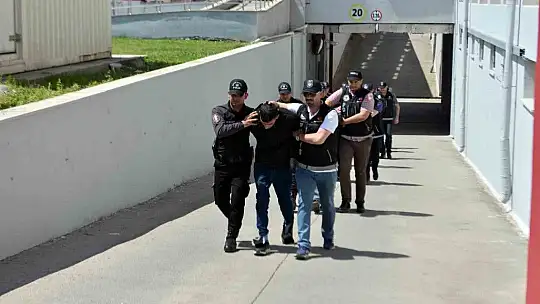 Adana'da torbacılık yaptığı öne sürülen 6 zanlı tutuklandı