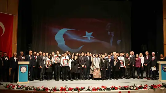 AK Parti Genel Başkanvekili Elitaş Kayseri'de öğretmenler günü etkinliğinde konuştu...