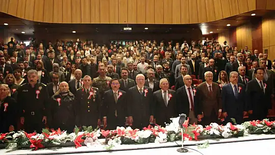 AK Parti Genel Başkanvekili Elitaş Kayseri'de öğretmenler günü etkinliğinde konuştu...