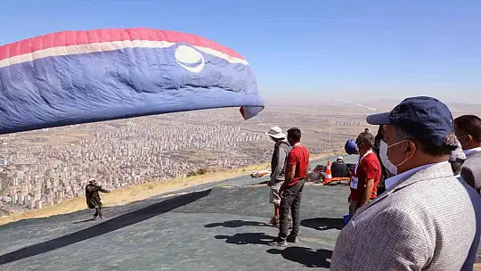 Paraşüt heyecanı...