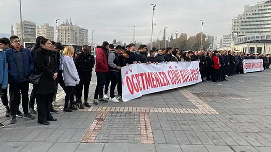 'Böyle bir günün olması öğretmenlerimize verilen değeri gösteriyor'