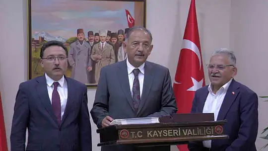 Bakan Özhaseki: 'Depremden etkilenen vatandaşlarımızı güvenli konutlarına oturtmak için gece gündüz çalışıyoruz'