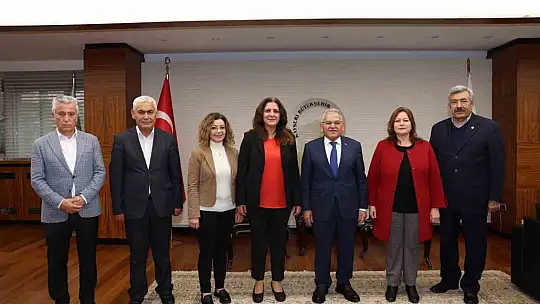 Başkana ziyaretler sürüyor