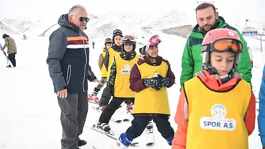 Büyükkılıç'tan, Erciyes'te Kayak Okuluna ziyaret!